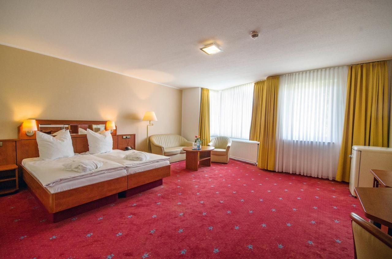Avalon Hotelpark Koenigshof Кенігслуттер Екстер'єр фото